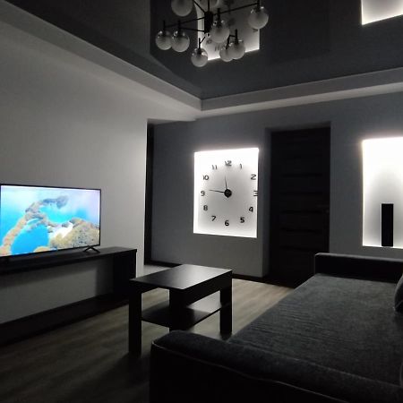 2Rooms Apartment - 181 Gogol Street Zaporizhia Bagian luar foto