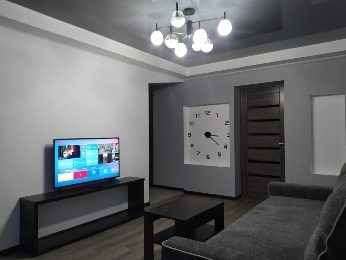 2Rooms Apartment - 181 Gogol Street Zaporizhia Bagian luar foto